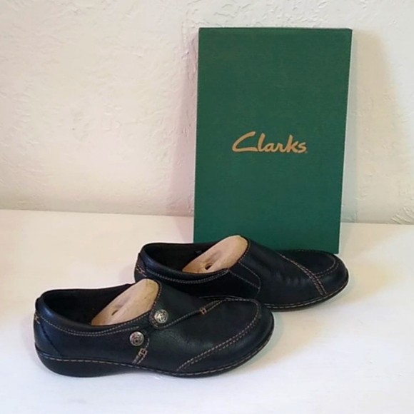 Clarks Shoes - Picture 2 of 8